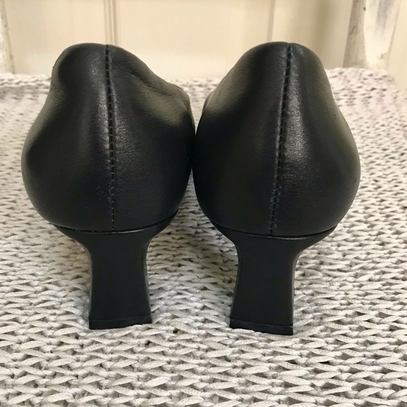 NWOT Rim Rim Leather Pumps Black - Picture 6 of 16